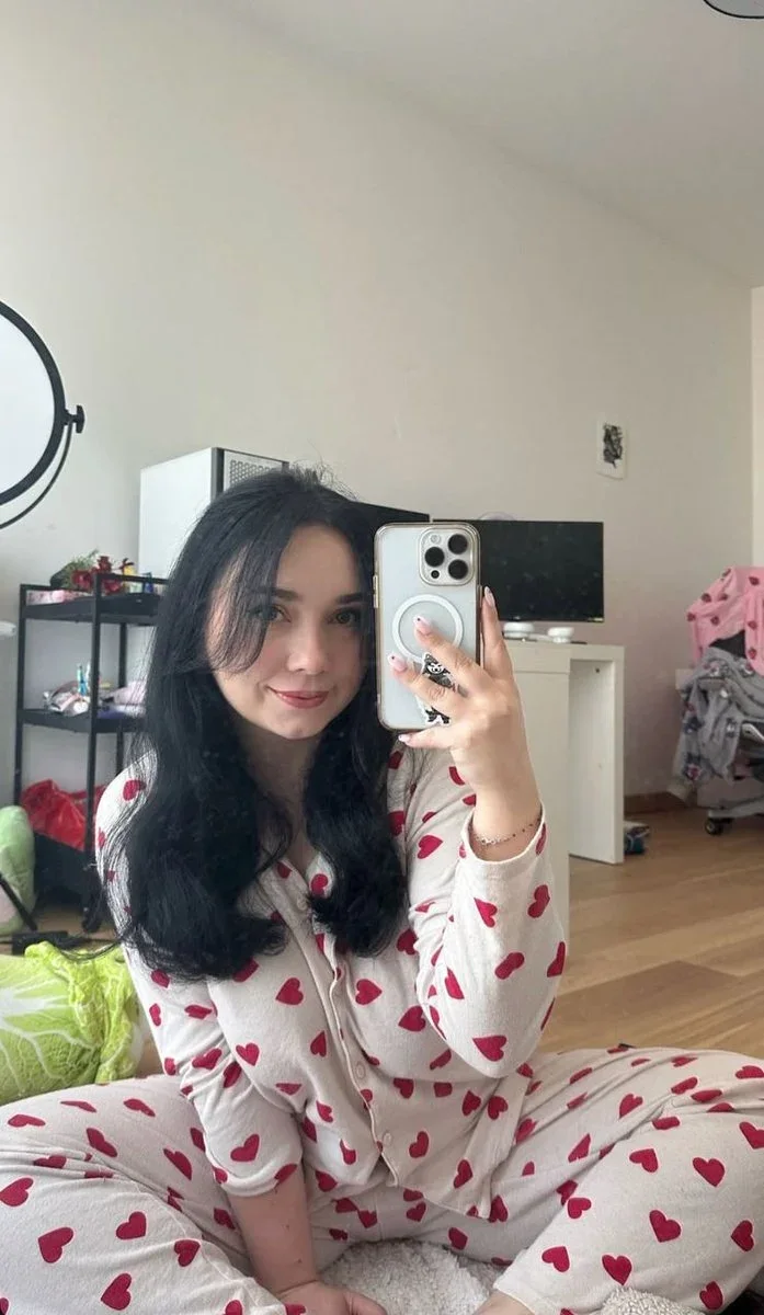 Sadie photo 5 in Abu Dhabi: 28 years old, european, regular, black hair, 165 cm, 56 kg, B bust