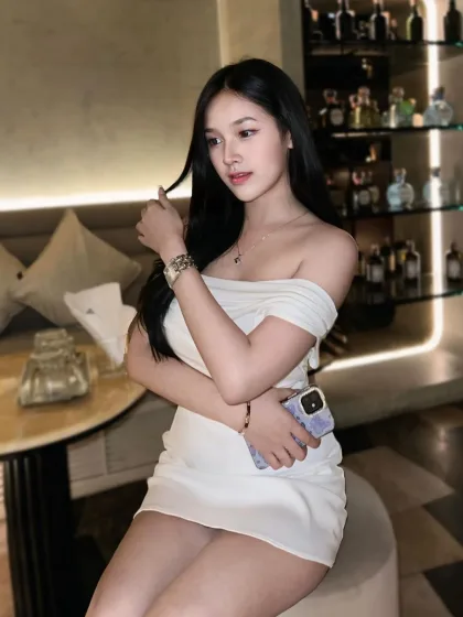 Jannie photo 1 in Sharjah: 23 years old, slim, black hair, 165 cm, 51 kg, C bust