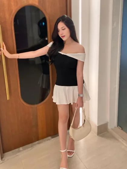 Jannie photo 5 in Sharjah: 23 years old, slim, black hair, 165 cm, 51 kg, C bust