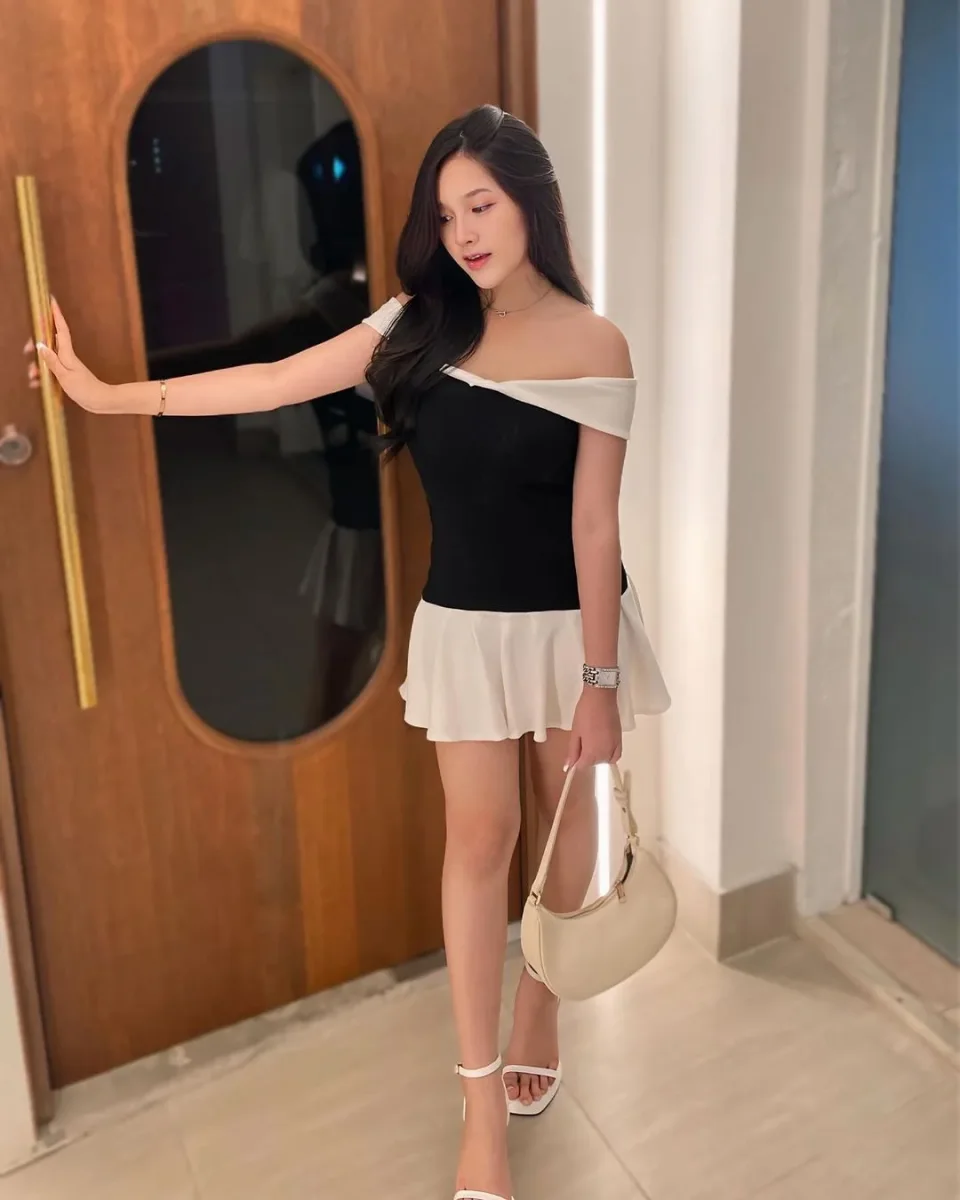 Jannie photo 5 in Sharjah: 23 years old, slim, black hair, 165 cm, 51 kg, C bust