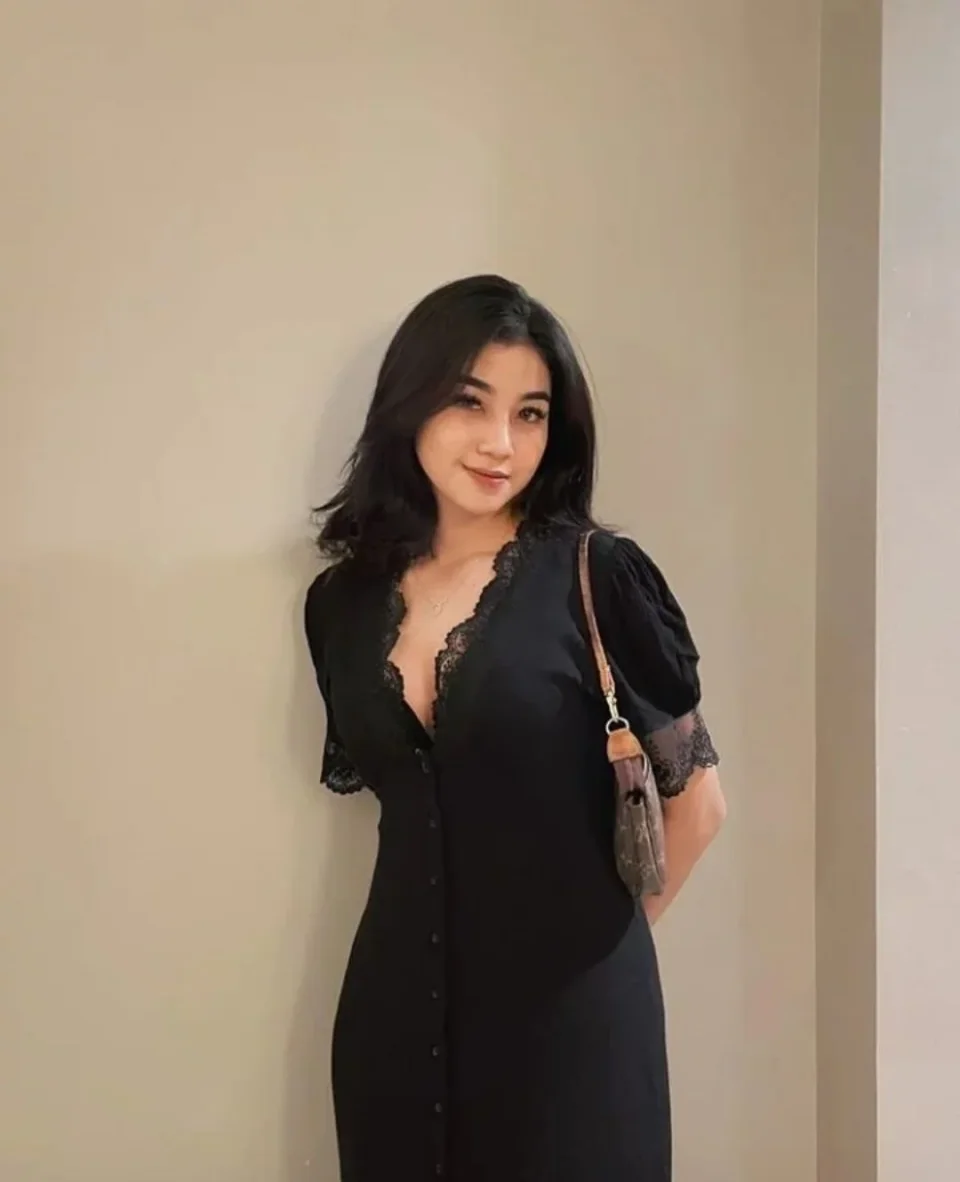 Nedra photo 4 in Sharjah: 26 years old, slim, black hair, 170 cm, 50 kg, C bust