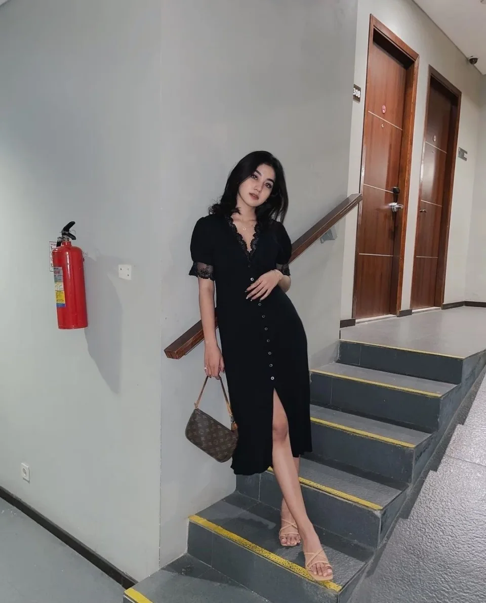 Nedra photo 5 in Sharjah: 26 years old, slim, black hair, 170 cm, 50 kg, C bust