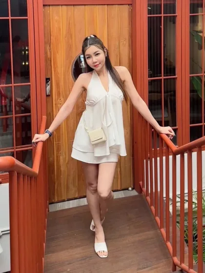Aylin photo 1 in Dubai: 20 years old, asian, regular, black hair, 160 cm, 50 kg, C bust