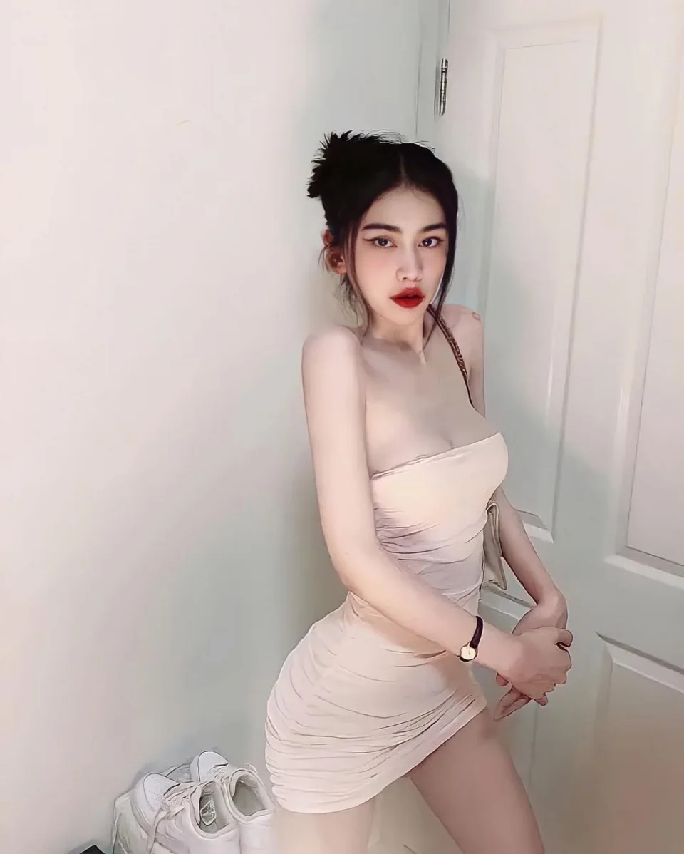 Audreanne photo 1 in Dubai: 26 years old, arab, slim, black hair, 167 cm, 52 kg, B bust
