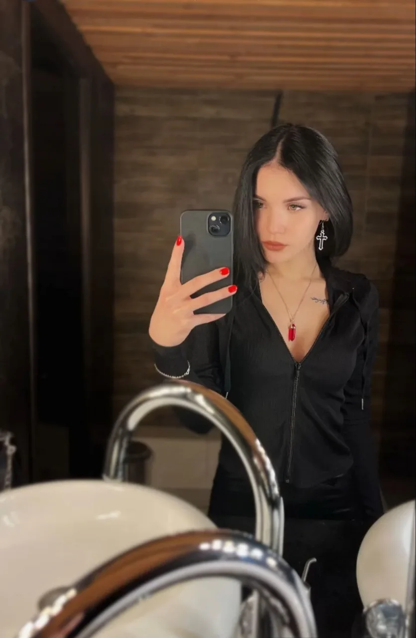 Shania photo 6 in Dubai: 25 years old, arab, slim, black hair, 163 cm, 58 kg, A bust