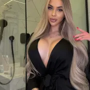 Melody photo 2 in Ajman: 27 years old, regular, blonde hair, 170 cm, 56 kg, C bust
