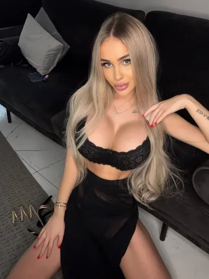 Melody photo 6 in Ajman: 27 years old, regular, blonde hair, 170 cm, 56 kg, C bust
