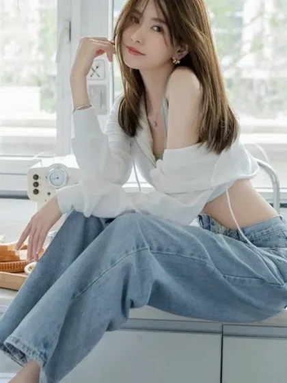 Bonnie photo 2 in Abu Dhabi: 25 years old, slim, black hair, 165 cm, 53 kg, C bust