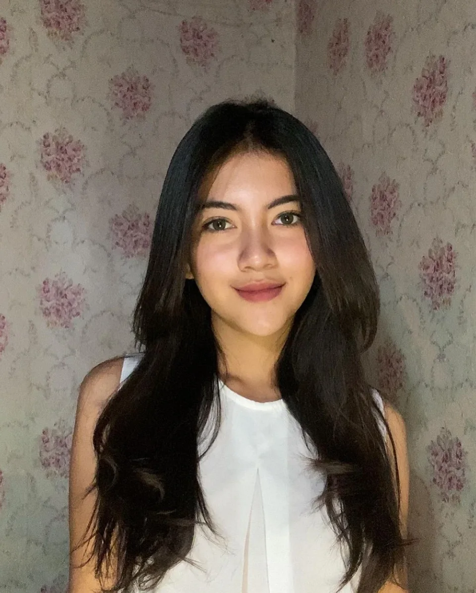 Alejandra photo 1 in Abu Dhabi: 26 years old, asian, slim, brown hair, 166 cm, 50 kg, A bust