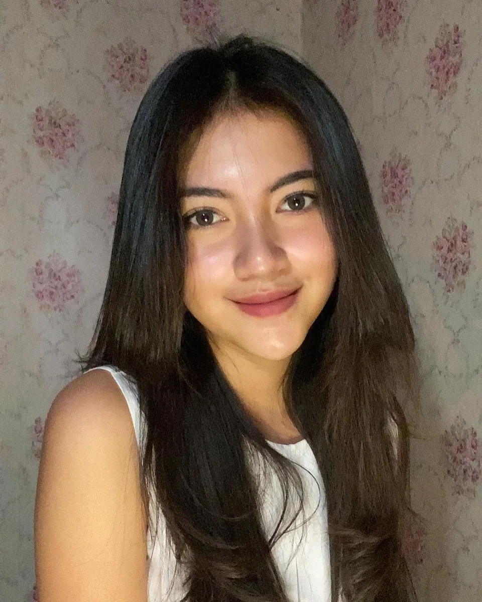 Alejandra photo 3 in Abu Dhabi: 26 years old, asian, slim, brown hair, 166 cm, 50 kg, A bust