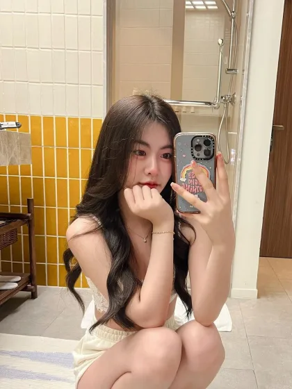 Noemi photo 4 in Abu Dhabi: 23 years old, asian, slim, black hair, 165 cm, 50 kg, C bust