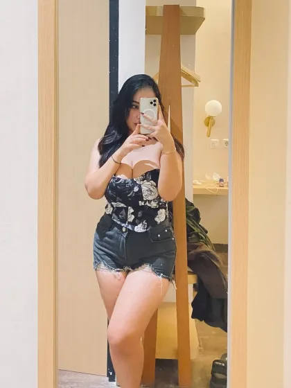 Earnestine photo 6 in Dubai: 23 years old, asian, slim, black hair, 160 cm, 50 kg, C bust