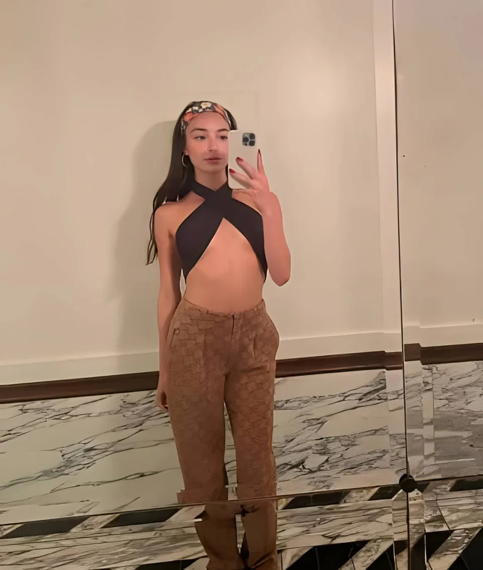 Idell photo 3 in Dubai: 25 years old, european, regular, black hair, 165 cm, 60 kg, C bust