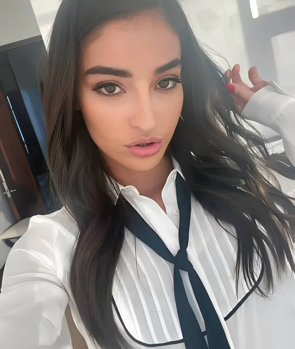 Idell photo 7 in Dubai: 25 years old, european, regular, black hair, 165 cm, 60 kg, C bust