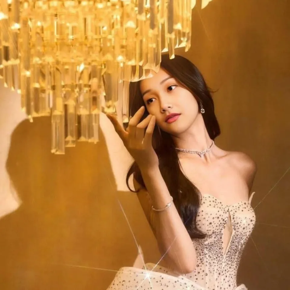 Savanah photo 9 in Sharjah: 28 years old, asian, slim, brown hair, 170 cm, 53 kg, A bust