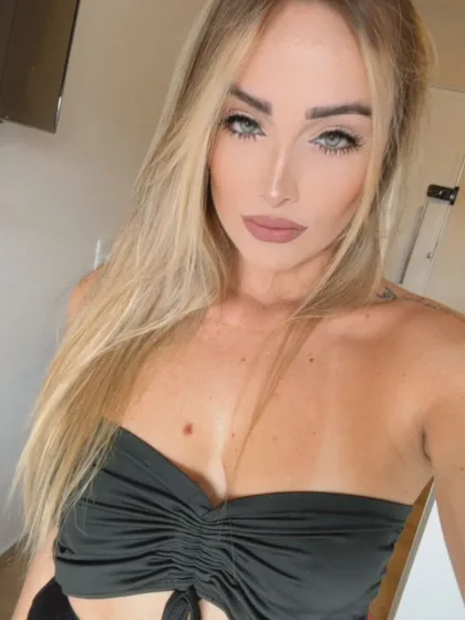 Maia photo 1 in Al Ain: 24 years old, slim, blonde hair, 163 cm, 57 kg, B bust