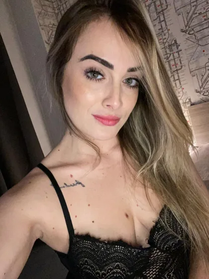 Maia photo 5 in Al Ain: 24 years old, slim, blonde hair, 163 cm, 57 kg, B bust
