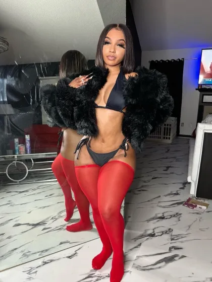 Alicia photo 2 in Abu Dhabi: 29 years old, latina, slim, black hair, 175 cm, 73 kg, A bust