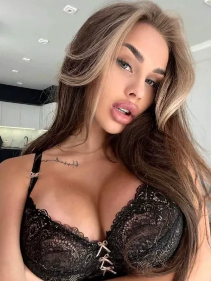 Kira photo 6 in Al Ain: 25 years old, regular, blonde hair, 168 cm, 50 kg, D bust