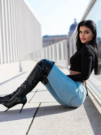 River photo 3 in Ajman: 21 years old, european, slim, brown hair, 168 cm, 53 kg, B bust