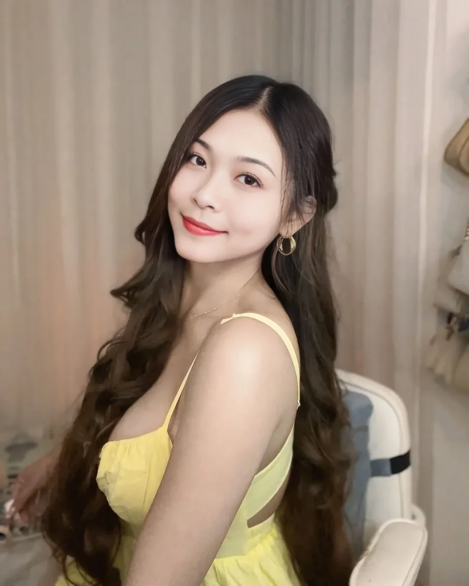 Linda photo 2 in Abu Dhabi: 24 years old, asian, curvy, black hair, 166 cm, 51 kg, B bust