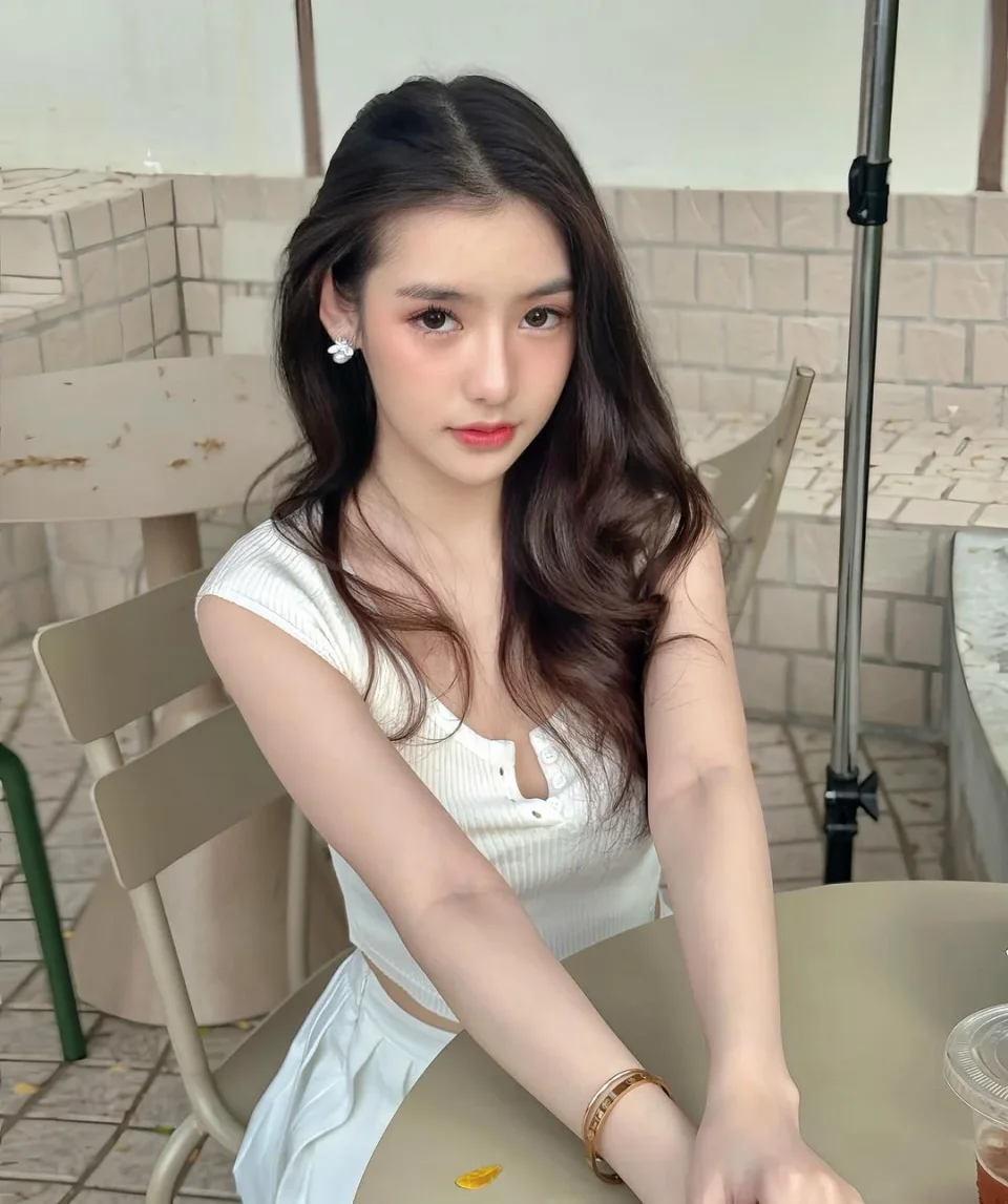 Josie photo 3 in Ajman: 24 years old, asian, slim, black hair, 150 cm, 50 kg, D bust