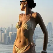 Kristy photo 6 in Sharjah: 27 years old, arab, slim, black hair, 167 cm, 54 kg, B bust