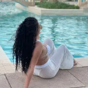 Amira photo 5 in Al Wakra: 26 years old, european, regular, black hair, 165 cm, 66 kg, C bust