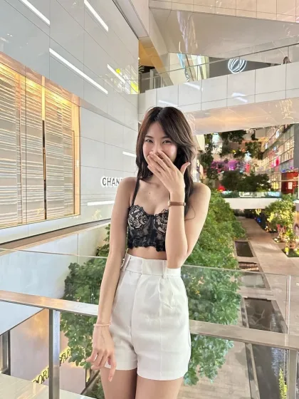 Anisa photo 5 in Bawshar: 26 years old, asian, slim, black hair, 168 cm, 67 kg, B bust