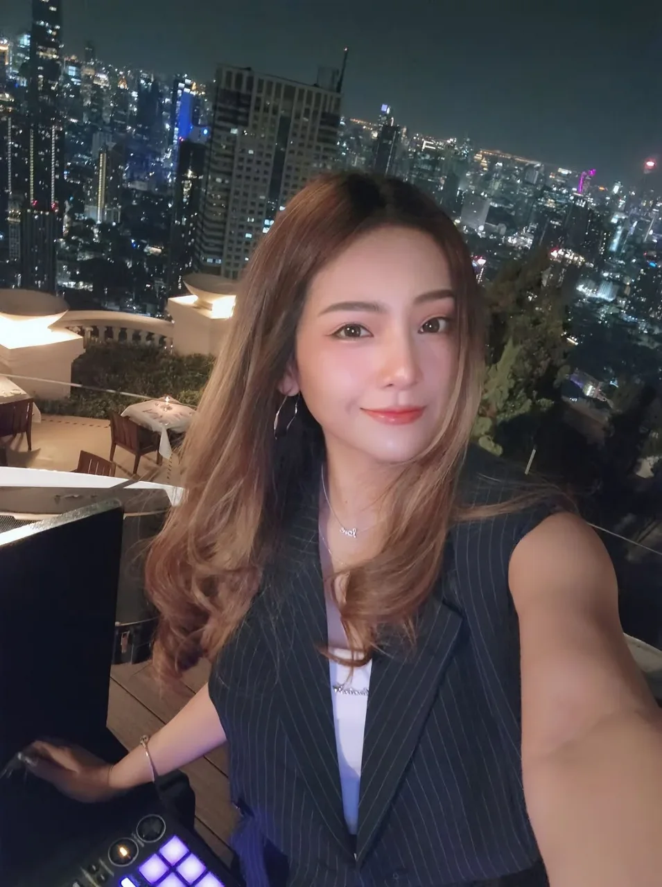 Dalia photo 3 in Barka: 22 years old, asian, slim, blonde hair, 169 cm, 50 kg, C bust