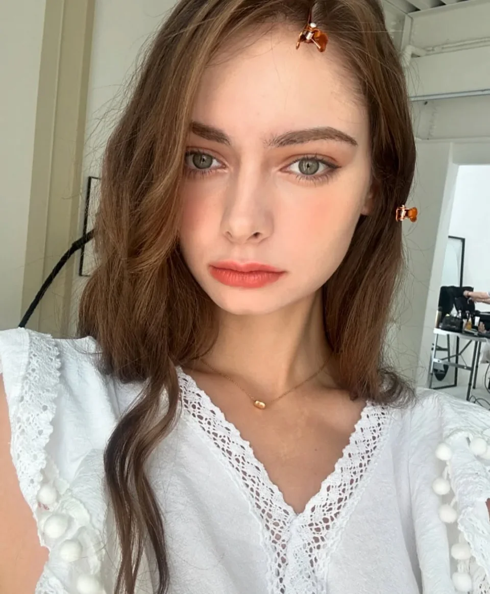 Bette photo 5 in Hong Kong: 24 years old, slim, brown hair, 170 cm, 53 kg, B bust