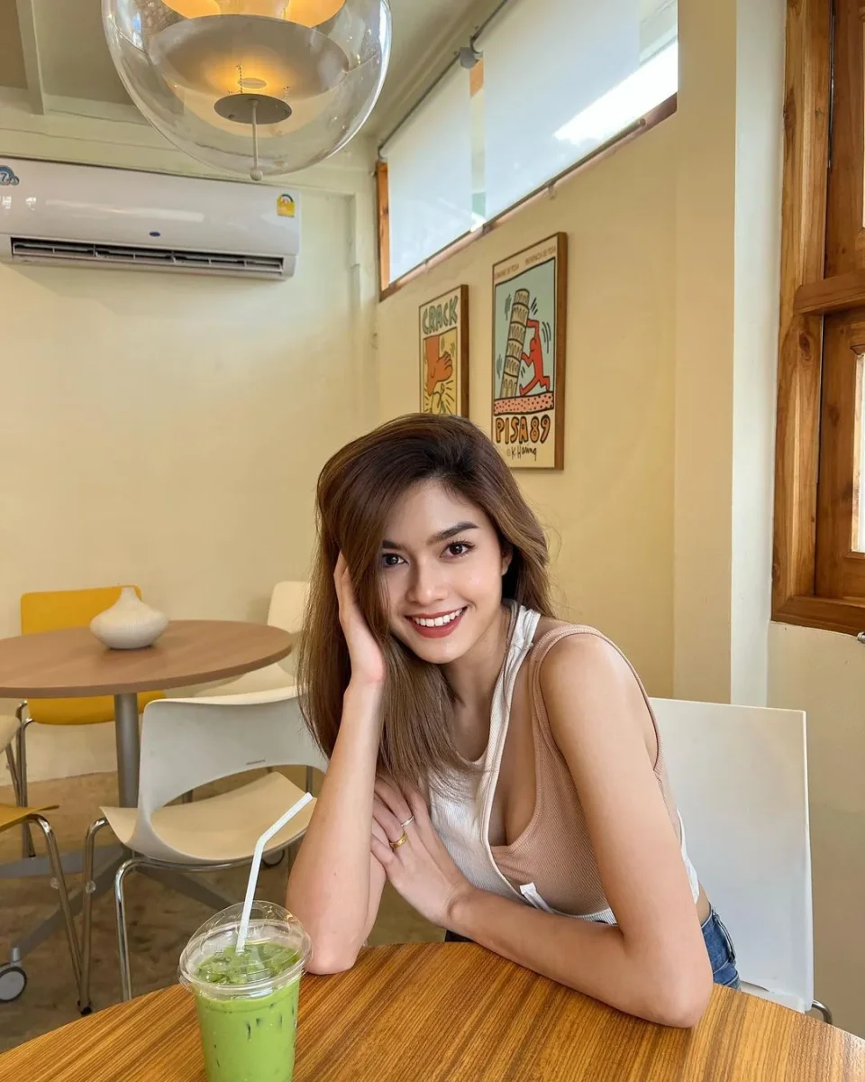 Mariam photo 2 in Sur: 26 years old, slim, black hair, 167 cm, 60 kg, C bust