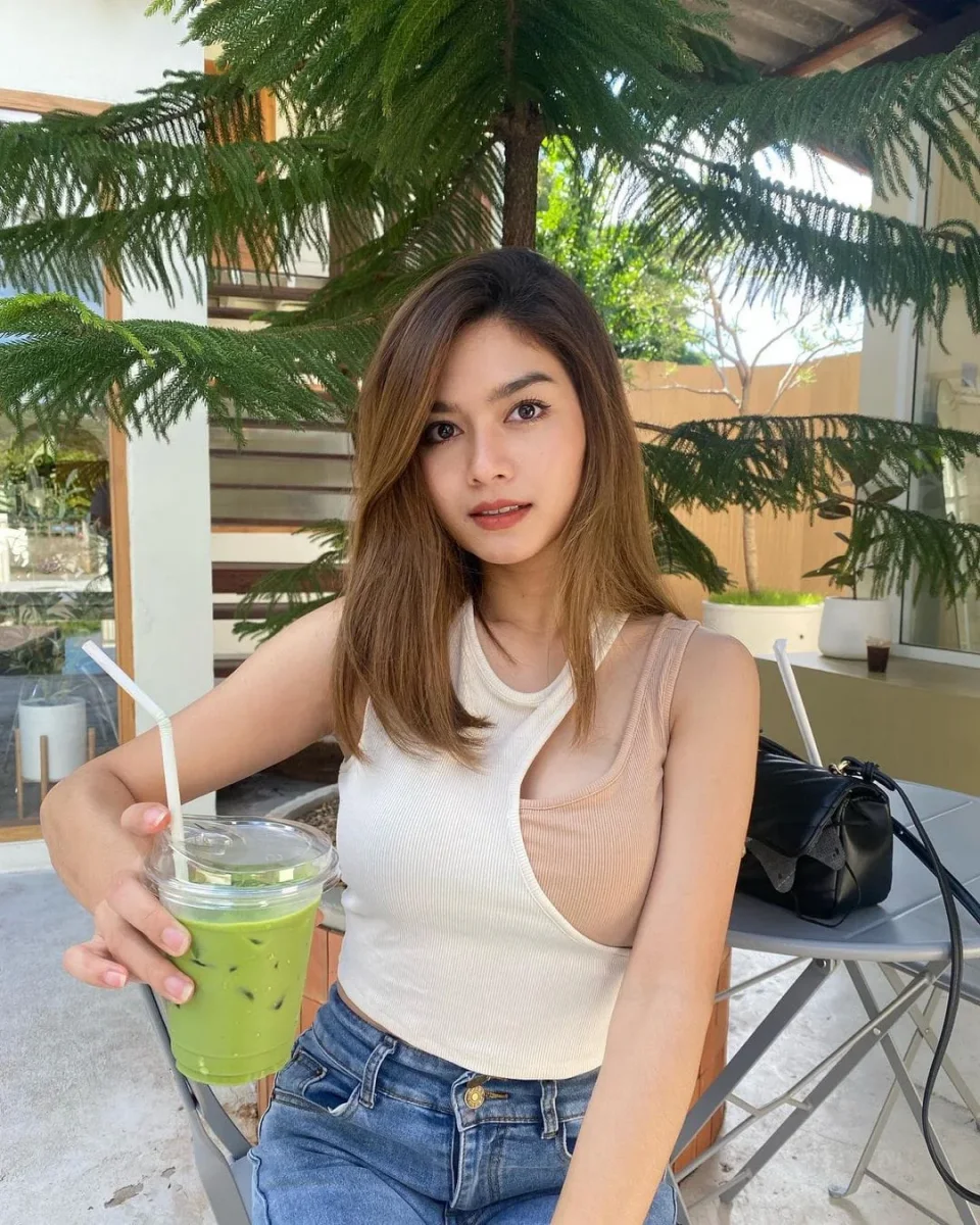 Mariam photo 5 in Sur: 26 years old, slim, black hair, 167 cm, 60 kg, C bust
