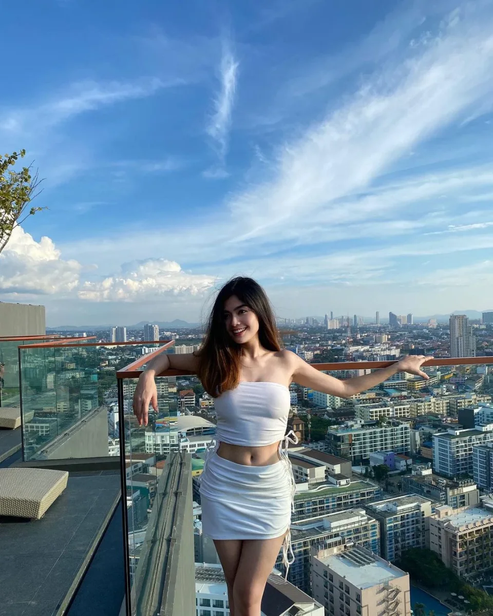Mariam photo 7 in Sur: 26 years old, slim, black hair, 167 cm, 60 kg, C bust