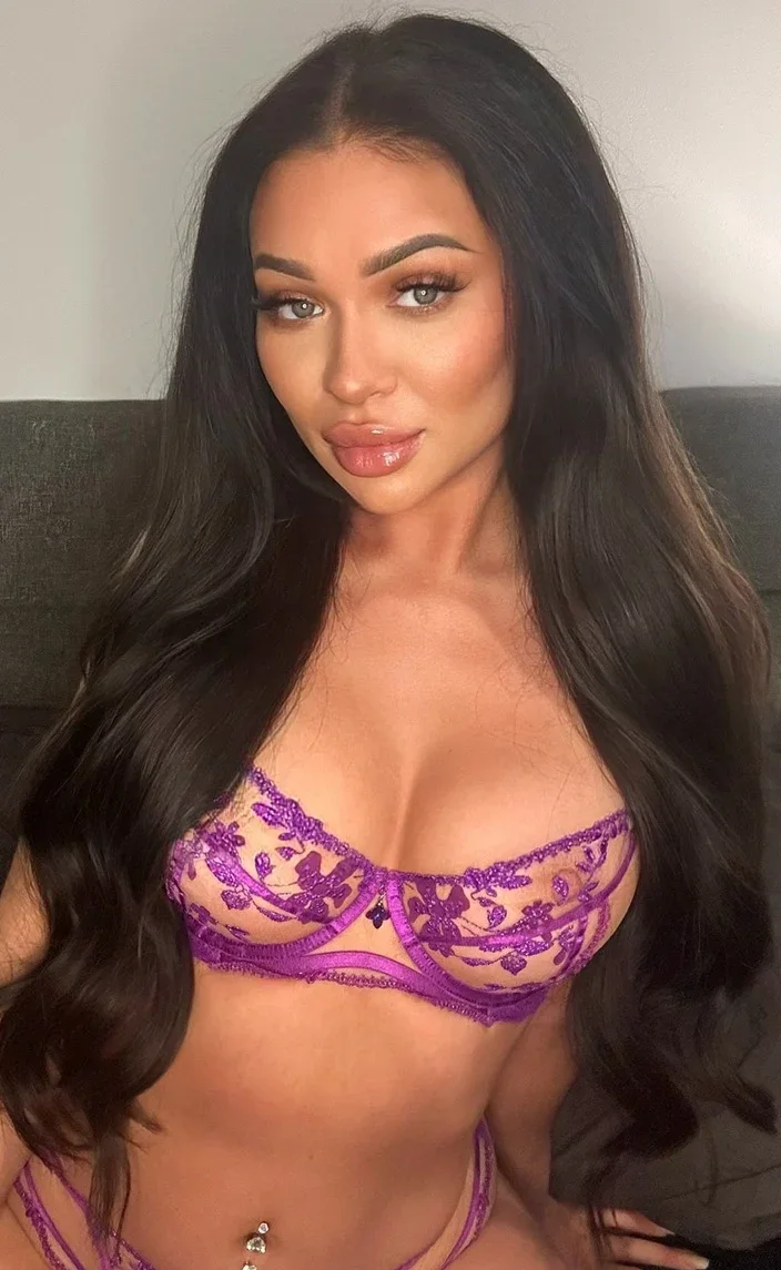 Nadia photo 4 in Bahla: 26 years old, slim, black hair, 158 cm, 50 kg, D bust