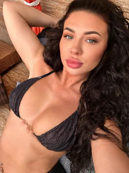 Nadia photo 5 in Bahla: 26 years old, slim, black hair, 158 cm, 50 kg, D bust
