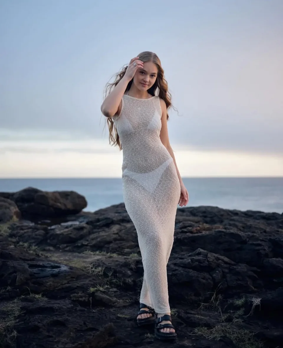Nahla photo 4 in Shinas: 22 years old, european, slim, blonde hair, 170 cm, 54 kg, B bust