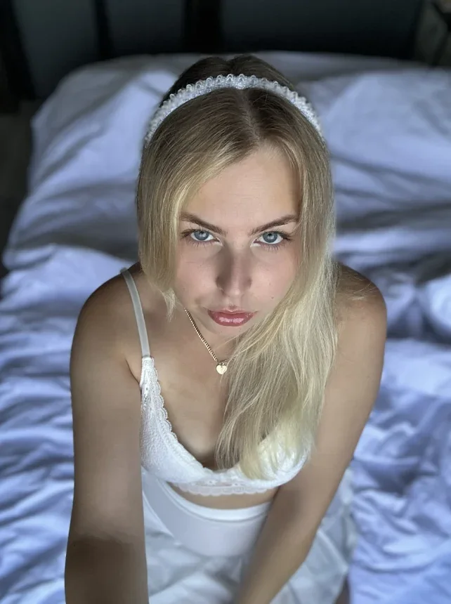 Praew photo 9 in Sattahip: 25 years old, european, slim, blonde hair, 168 cm, 52 kg, B bust