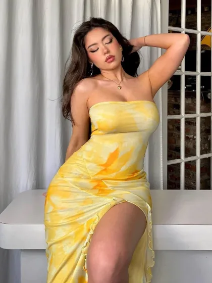 Reem photo 6 in Greater Muscat: 22 years old, arab, regular, black hair, 170 cm, 54 kg, C bust