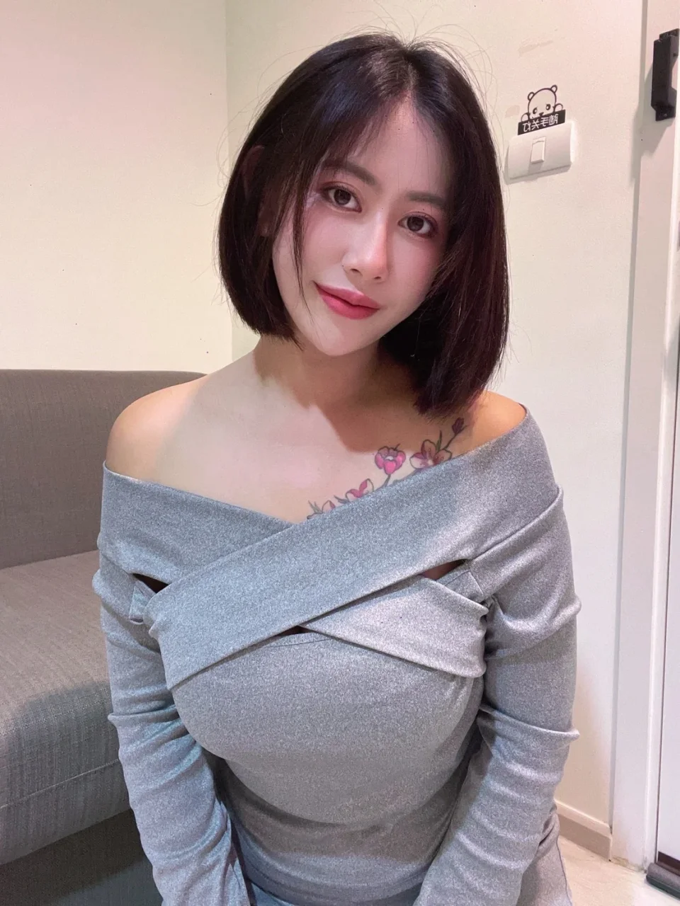 Salma photo 7 in Dibba El Hisn: 25 years old, asian, regular, black hair, 162 cm, 52 kg, E bust