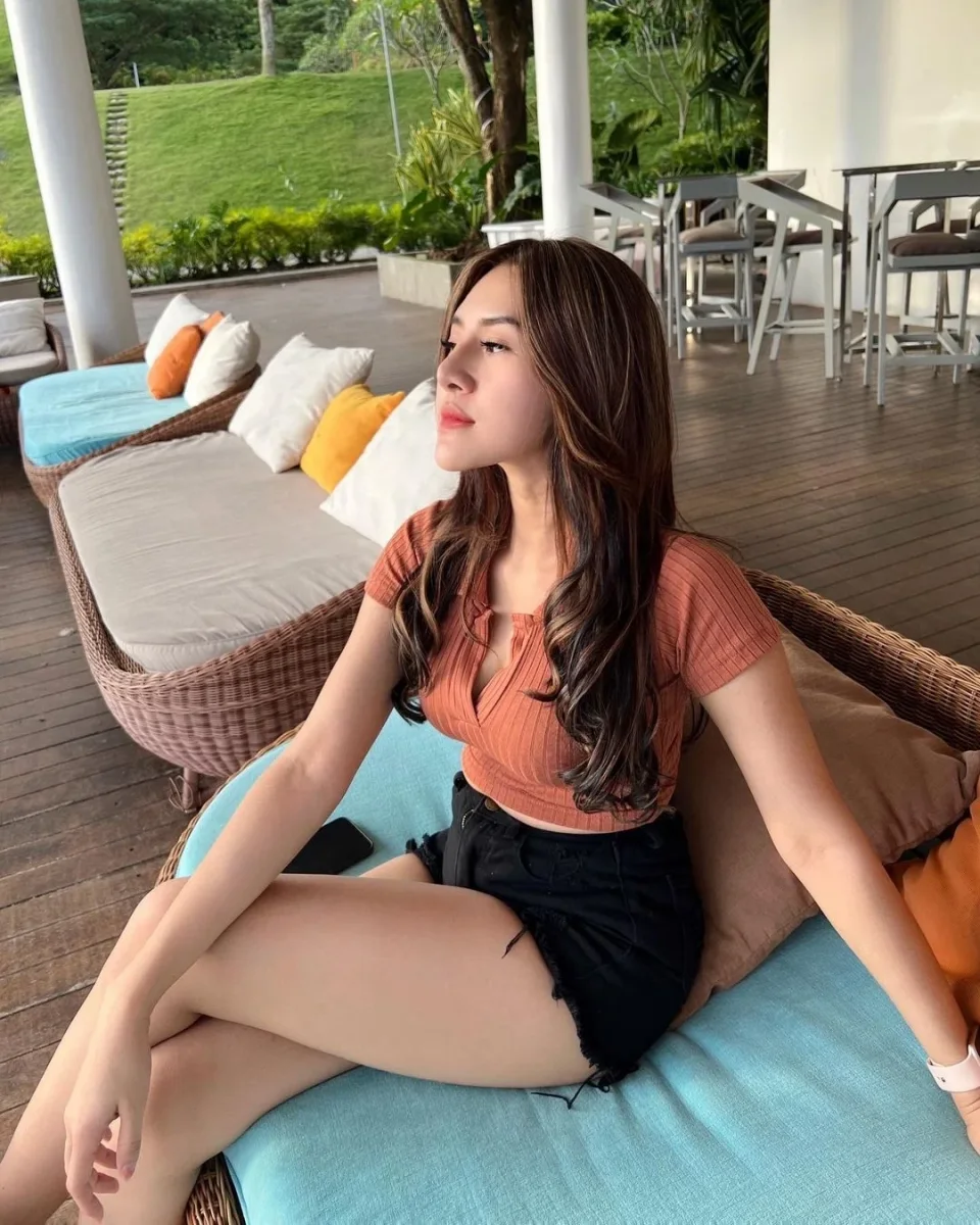 Vivien photo 6 in Hong Kong: 20 years old, slim, blonde hair, 160 cm, 49 kg, B bust