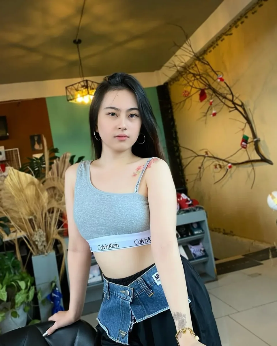 Aimee photo 2 in Thanyaburi: 24 years old, asian, slim, black hair, 164 cm, 49 kg, B bust