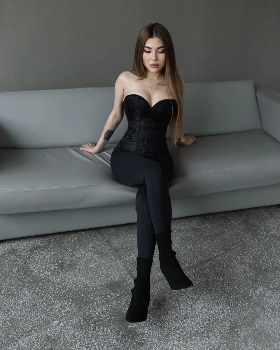 Aisha photo 10 in Al Khaburah: 29 years old, regular, black hair, 170 cm, 55 kg, C bust