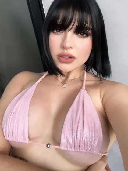 Amelia photo 1 in Air Rams: 21 years old, european, regular, black hair, 160 cm, 60 kg, C bust