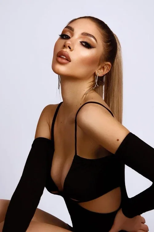 Georgiana photo 9 in Hong Kong: 25 years old, slim, blonde hair, 161 cm, 55 kg, B bust