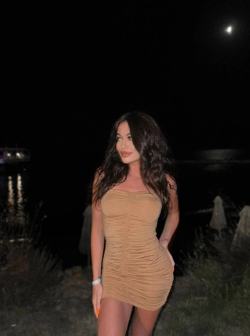 Annabel photo 3 in Barka: 23 years old, european, slim, black hair, 168 cm, 54 kg, B bust