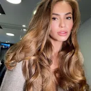 April photo 1 in Mutrah: 29 years old, european, slim, brown hair, 170 cm, 53 kg, B bust