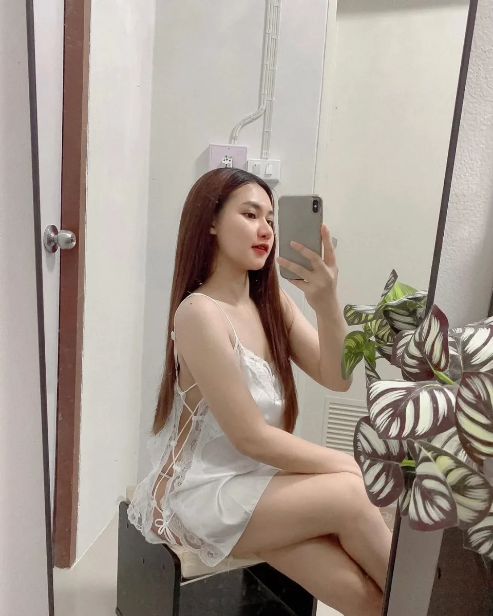 Aurora photo 2 in Al Musanaah: 20 years old, asian, slim, black hair, 165 cm, 49 kg, C bust