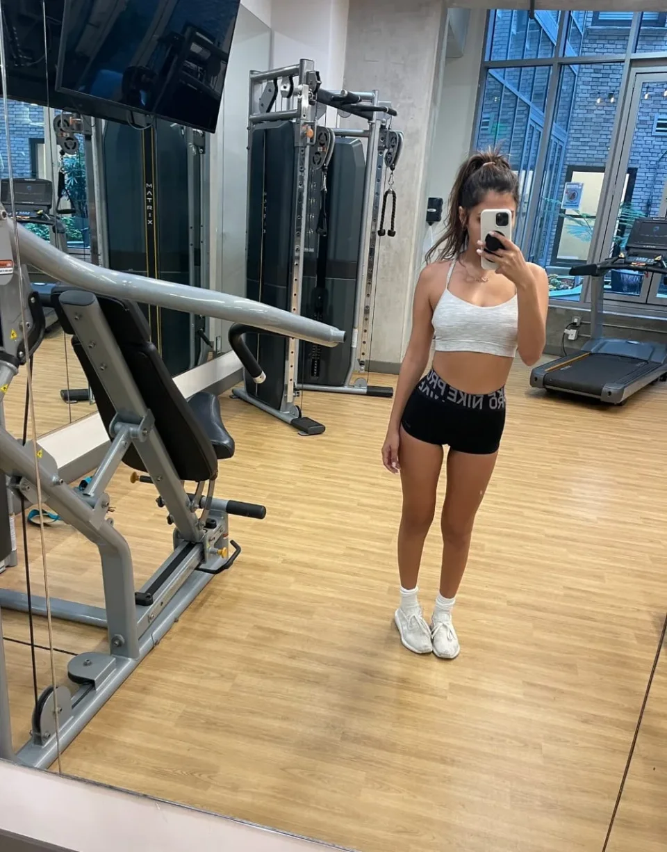 Bonnie photo 3 in Chiang Rai: 27 years old, european, slim, brown hair, 180 cm, 54 kg, B bust
