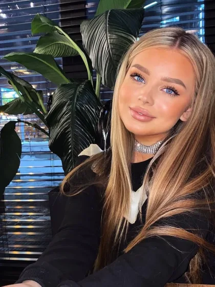 Cara photo 3 in Ed-Daid: 20 years old, european, slim, blonde hair, 168 cm, 51 kg, C bust
